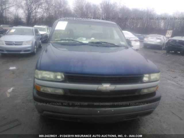 2GCEC19W421132292 - 2002 CHEVROLET SILVERADO C1500 BLUE photo 6