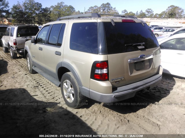 1FMEU63E26UA17173 - 2006 FORD EXPLORER XLT TAN photo 3