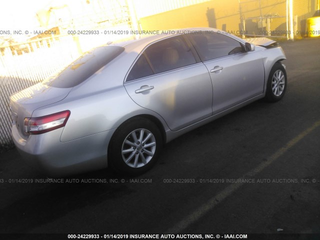 4T4BF3EK9BR170406 - 2011 TOYOTA CAMRY SE/LE/XLE 银色 照片 4