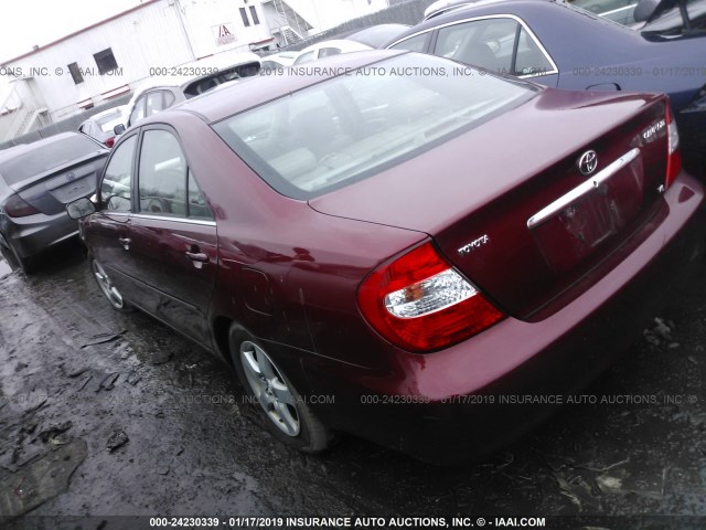 4T1BF30KX2U023240 - 2002 TOYOTA CAMRY LE/XLE/SE MAROON photo 3