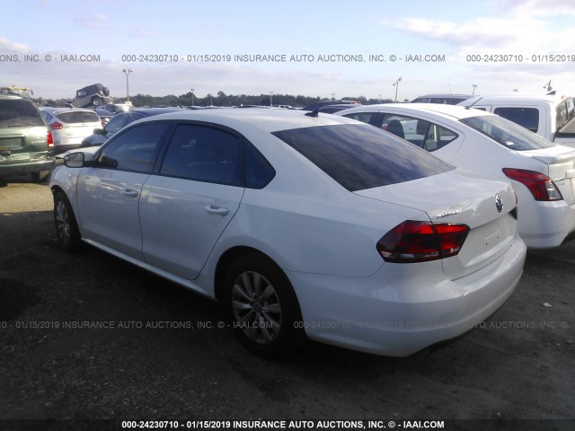 1VWAH7A34EC004716 - 2014 VOLKSWAGEN PASSAT S WHITE photo 3