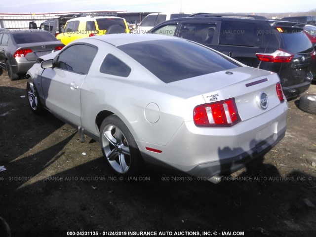 1ZVBP8CH1A5145005 - 2010 FORD MUSTANG GT SILVER photo 3