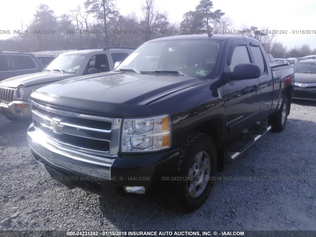 2GCEC19C771691008 - 2007 CHEVROLET SILVERADO C1500 BLACK photo 2