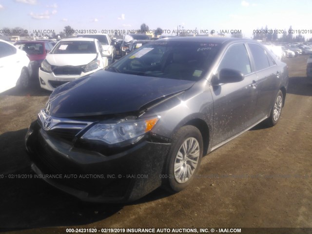 4T4BF1FK0CR255266 - 2012 TOYOTA CAMRY SE/LE/XLE 灰色 照片 2
