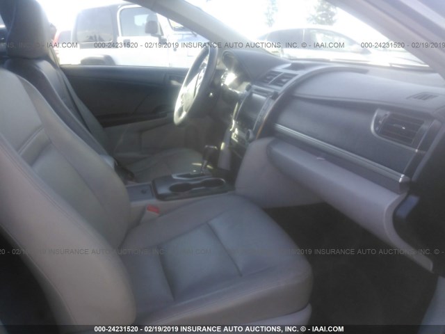 4T4BF1FK0CR255266 - 2012 TOYOTA CAMRY SE/LE/XLE 灰色 照片 5