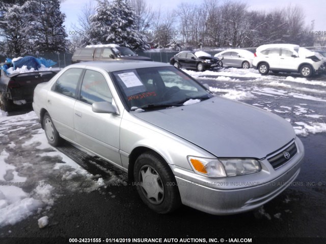 4T1BG22K7YU696595 - 2000 TOYOTA CAMRY CE/LE/XLE 银色 照片 1