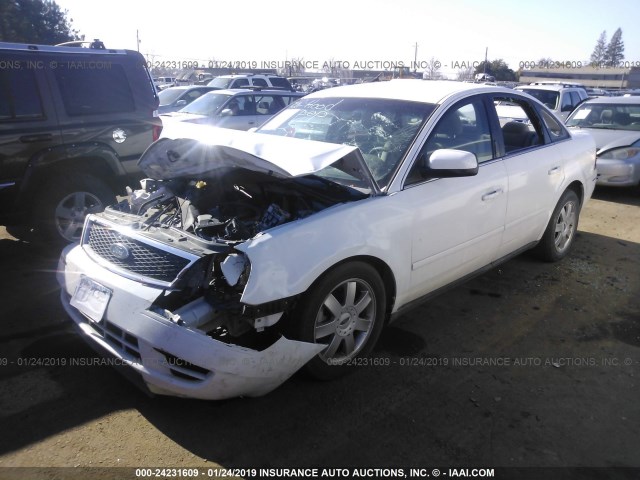 1FAFP23155G152737 - 2005 FORD FIVE HUNDRED SE WHITE photo 2