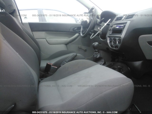 1FAFP31N77W187137 - 2007 FORD FOCUS ZX3/S/SE/SES SILVER photo 5
