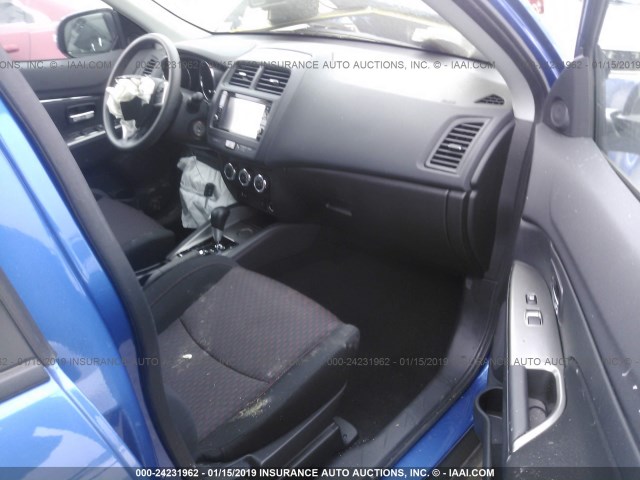 JA4AP3AU5JU025399 - 2018 MITSUBISHI OUTLANDER SPORT ES/SE BLUE photo 5