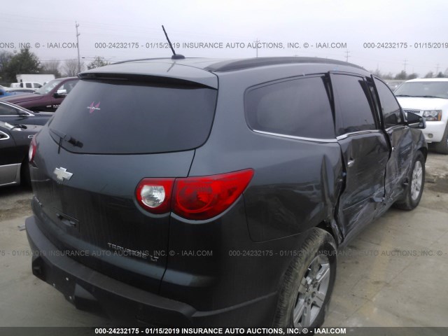 1GNER23D39S118865 - 2009 CHEVROLET TRAVERSE LT GRAY photo 4