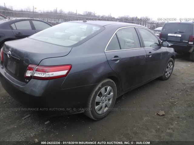 4T1BF3EK2BU775815 - 2011 TOYOTA CAMRY SE/LE/XLE GRAY photo 4