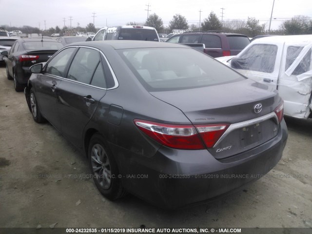 4T1BF1FK0FU016363 - 2015 TOYOTA CAMRY LE/XLE/SE/XSE GRAY photo 3