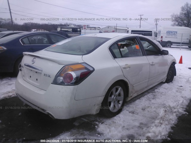 1N4AL21E07C216818 - 2007 NISSAN ALTIMA 2.5/2.5S WHITE photo 4