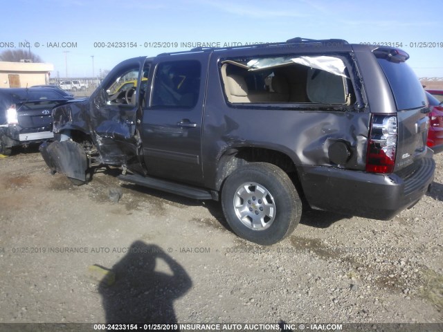 1GNSCHE02BR332390 - 2011 CHEVROLET SUBURBAN C1500  LS Pewter photo 3