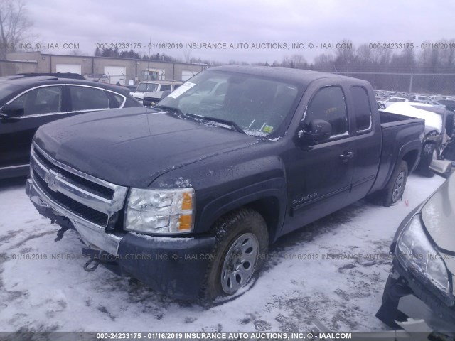 1GCSKSEA9AZ143705 - 2010 CHEVROLET SILVERADO K1500 LT GRAY photo 2