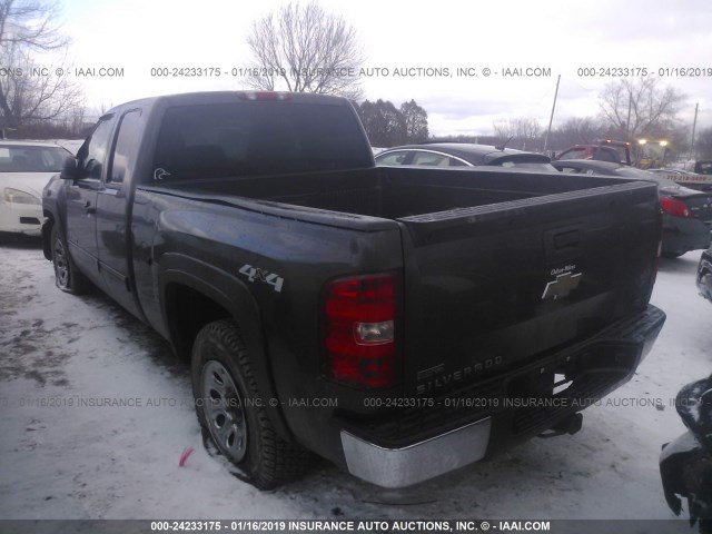 1GCSKSEA9AZ143705 - 2010 CHEVROLET SILVERADO K1500 LT GRAY photo 3