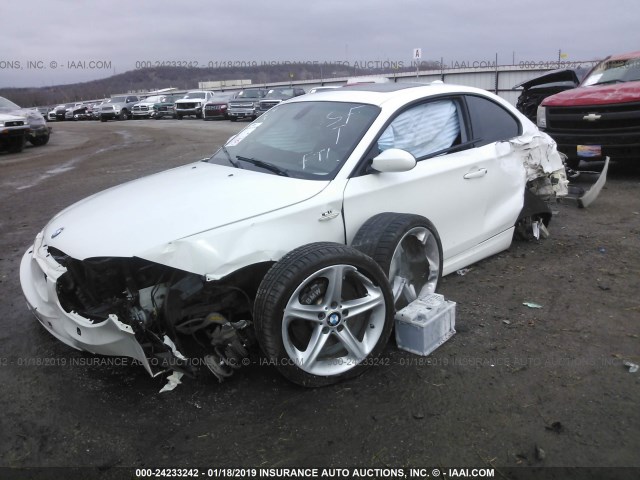 WBAUC73579VK94695 - 2009 BMW 135 I WHITE photo 2