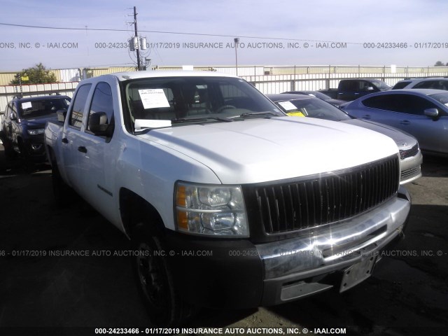 3GCPCPEA9BG325549 - 2011 CHEVROLET SILVERADO C1500 WHITE photo 1