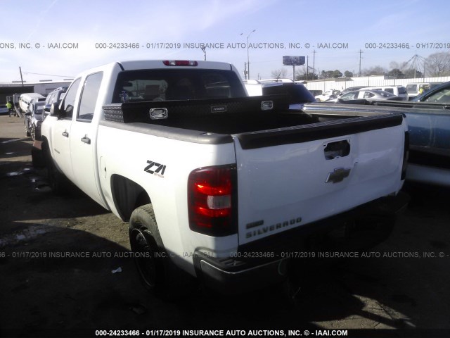 3GCPCPEA9BG325549 - 2011 CHEVROLET SILVERADO C1500 WHITE photo 3