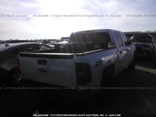 3GCPCPEA9BG325549 - 2011 CHEVROLET SILVERADO C1500 WHITE photo 4