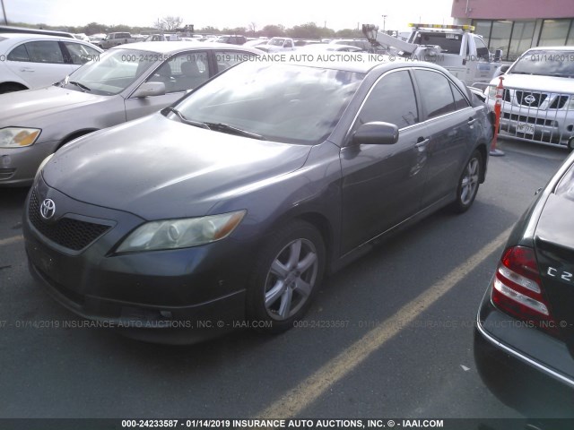 4T1BK46K17U557758 - 2007 TOYOTA CAMRY NEW GENERAT LE/XLE/SE GRAY photo 2