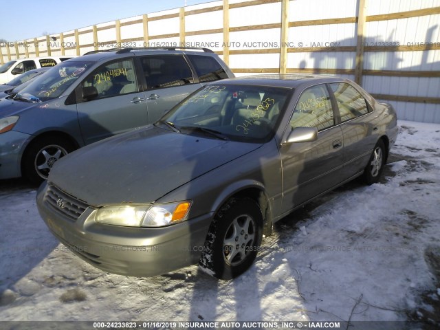 4T1BG22K6WU307877 - 1998 TOYOTA CAMRY CE/LE/XLE TAN photo 2