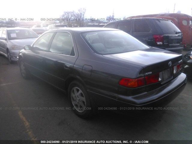 JT2BG22K3Y0495605 - 2000 TOYOTA CAMRY CE/LE/XLE GRAY photo 3