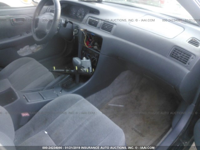 JT2BG22K3Y0495605 - 2000 TOYOTA CAMRY CE/LE/XLE GRAY photo 5