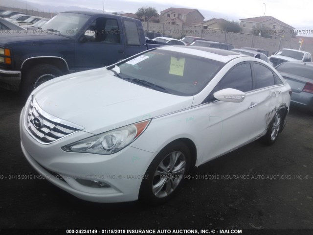 5NPEC4AB2BH306353 - 2011 HYUNDAI SONATA SE/LIMITED WHITE photo 2