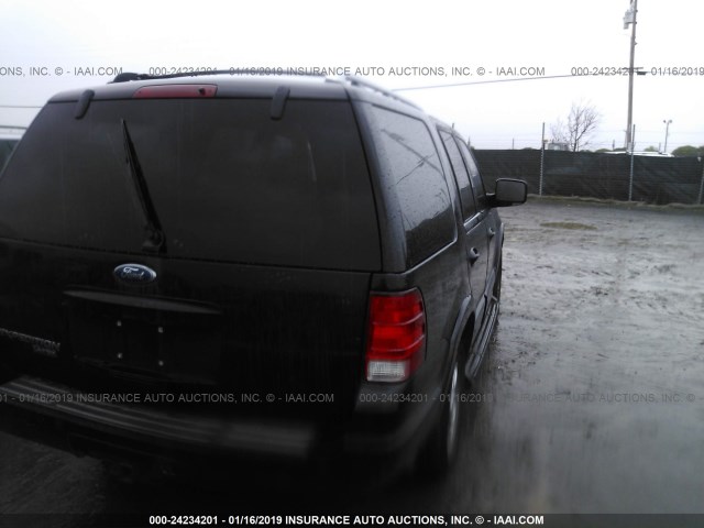 1FMFU20585LA03297 - 2005 FORD EXPEDITION LIMITED BLACK photo 4