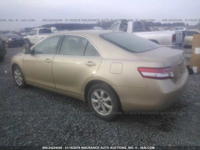 4T1BF3EK6BU652440 - 2011 TOYOTA CAMRY SE/LE/XLE 金色 照片 3