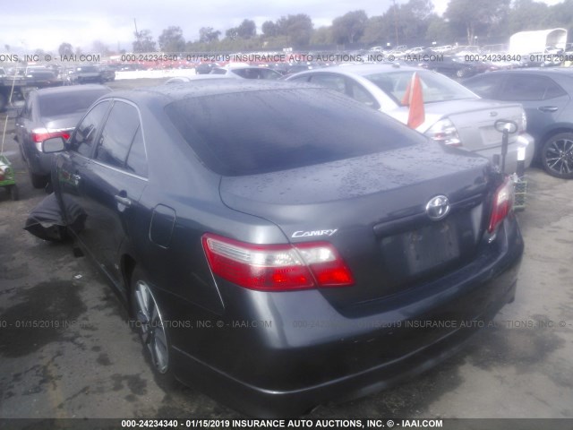 4T1BK46K17U045157 - 2007 TOYOTA CAMRY NEW GENERAT LE/XLE/SE GRAY photo 3