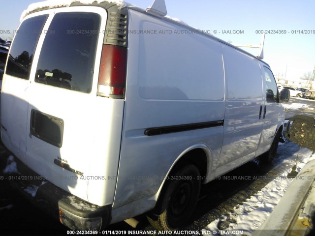 1GTFG25M4V1008729 - 1997 GMC SAVANA G2500 WHITE photo 4