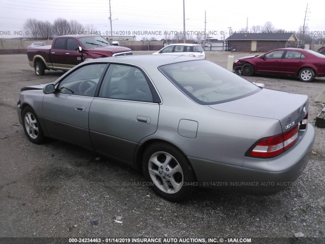 JT8BF28G3Y5084977 - 2000 LEXUS ES 300 SILVER photo 3