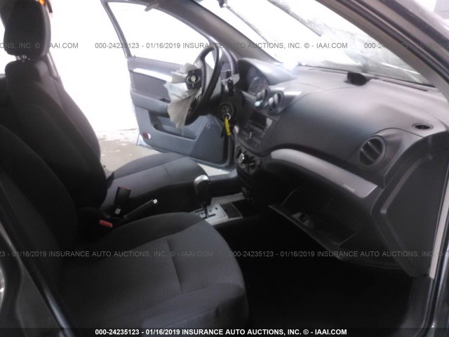KL1TD5DE5AB104615 - 2010 CHEVROLET AVEO LS/LT ნაცრისფერი ფოტო 5