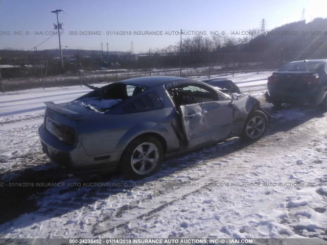 1ZVHT82H175245878 - 2007 FORD MUSTANG GT GRAY photo 4