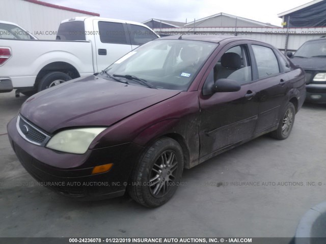 1FAFP34NX6W225261 - 2006 FORD FOCUS ZX4 MAROON photo 2