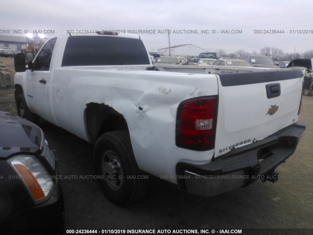 1GCHC24667E549770 - 2007 CHEVROLET SILVERADO C2500 HEAVY DUTY WHITE photo 3