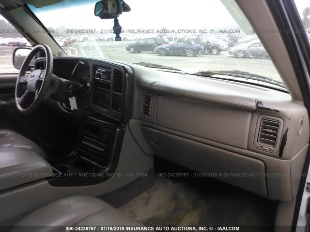 1GKEK63U13J205489 - 2003 GMC YUKON DENALI WHITE photo 5