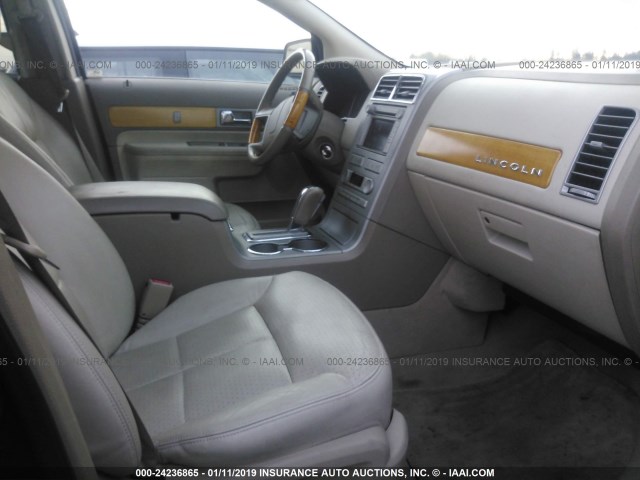 2LMDU88C27BJ28929 - 2007 LINCOLN MKX BLACK photo 5