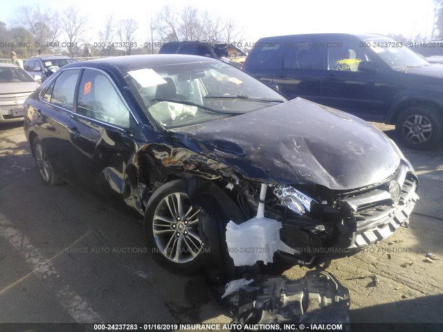 4T1BF1FK2GU169263 - 2016 TOYOTA CAMRY LE/XLE/SE/XSE შავი ფოტო 1