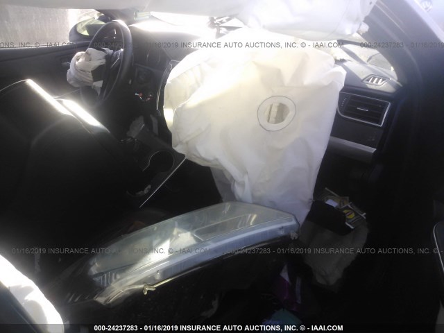 4T1BF1FK2GU169263 - 2016 TOYOTA CAMRY LE/XLE/SE/XSE შავი ფოტო 5