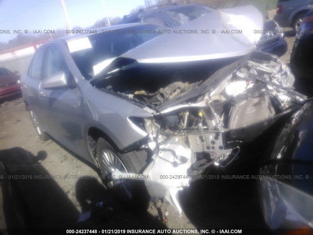 4T4BF1FK4ER348360 - 2014 TOYOTA CAMRY L/SE/LE/XLE Gümüş foto 1