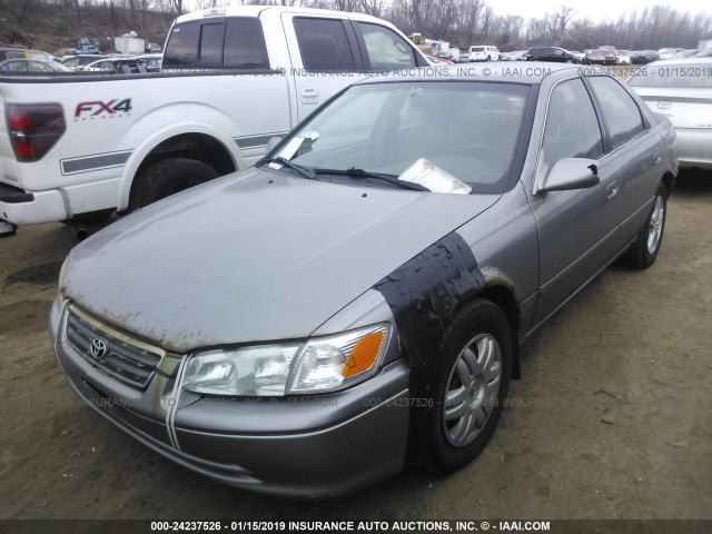 JT2BG22K810597035 - 2001 TOYOTA CAMRY CE/LE/XLE GOLD photo 2