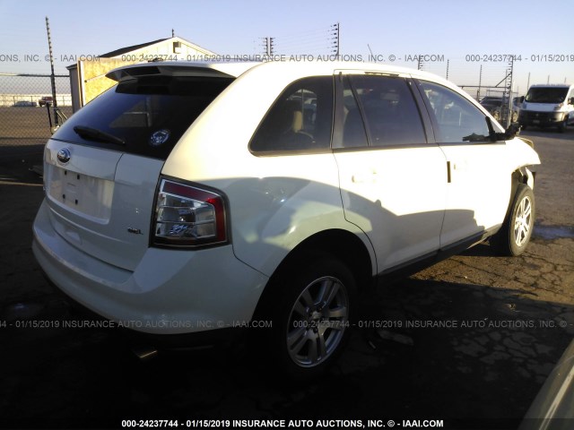 2FMDK38C08BA49345 - 2008 FORD EDGE SEL WHITE photo 4