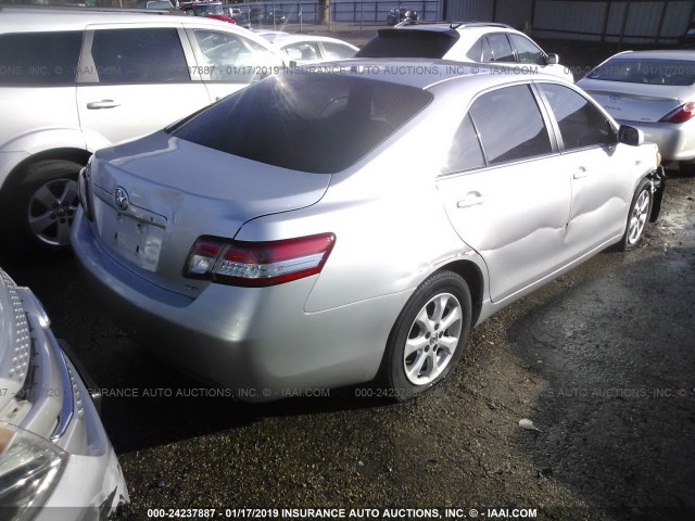 4T1BF3EK9BU712467 - 2011 TOYOTA CAMRY SE/LE/XLE 银色 照片 4