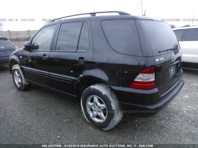 4JGAB54E11A263767 - 2001 MERCEDES-BENZ ML 320 BLACK photo 3