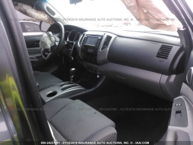 3TMJU4GN1FM174697 - 2015 TOYOTA TACOMA DOUBLE CAB PRERUNNER GRAY photo 5