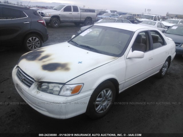 JT2BG22K910566473 - 2001 TOYOTA CAMRY CE/LE/XLE WHITE photo 2