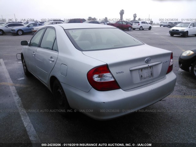 4T1BE32K03U751392 - 2003 TOYOTA CAMRY LE/XLE/SE SILVER photo 3